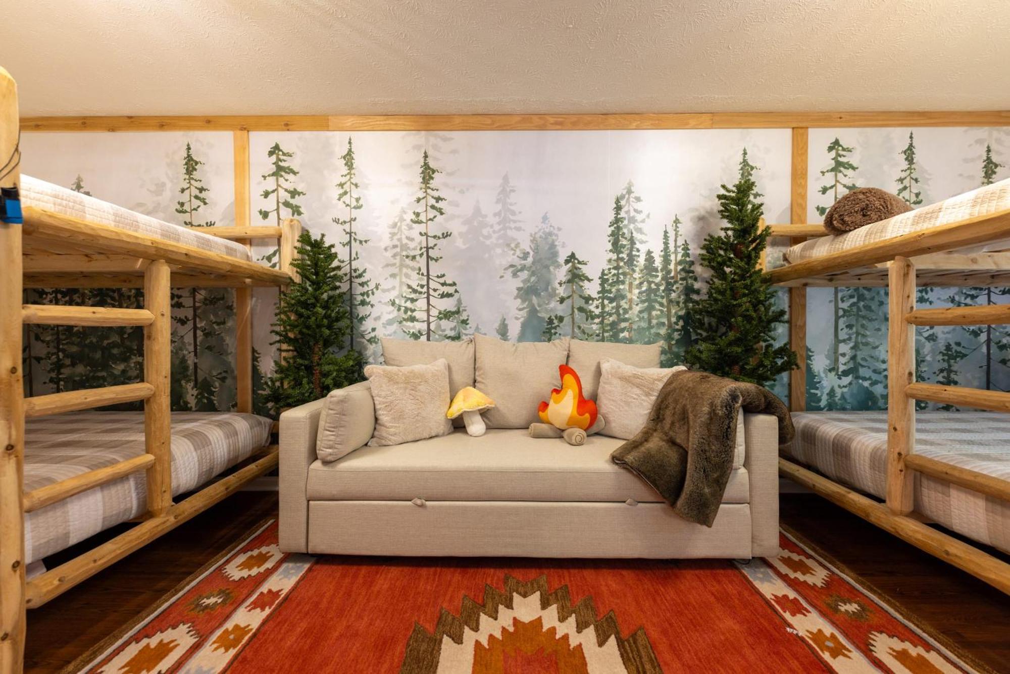 Holiday home Biltmore Forest Retreat Sauna Hot Tub Game Rm *